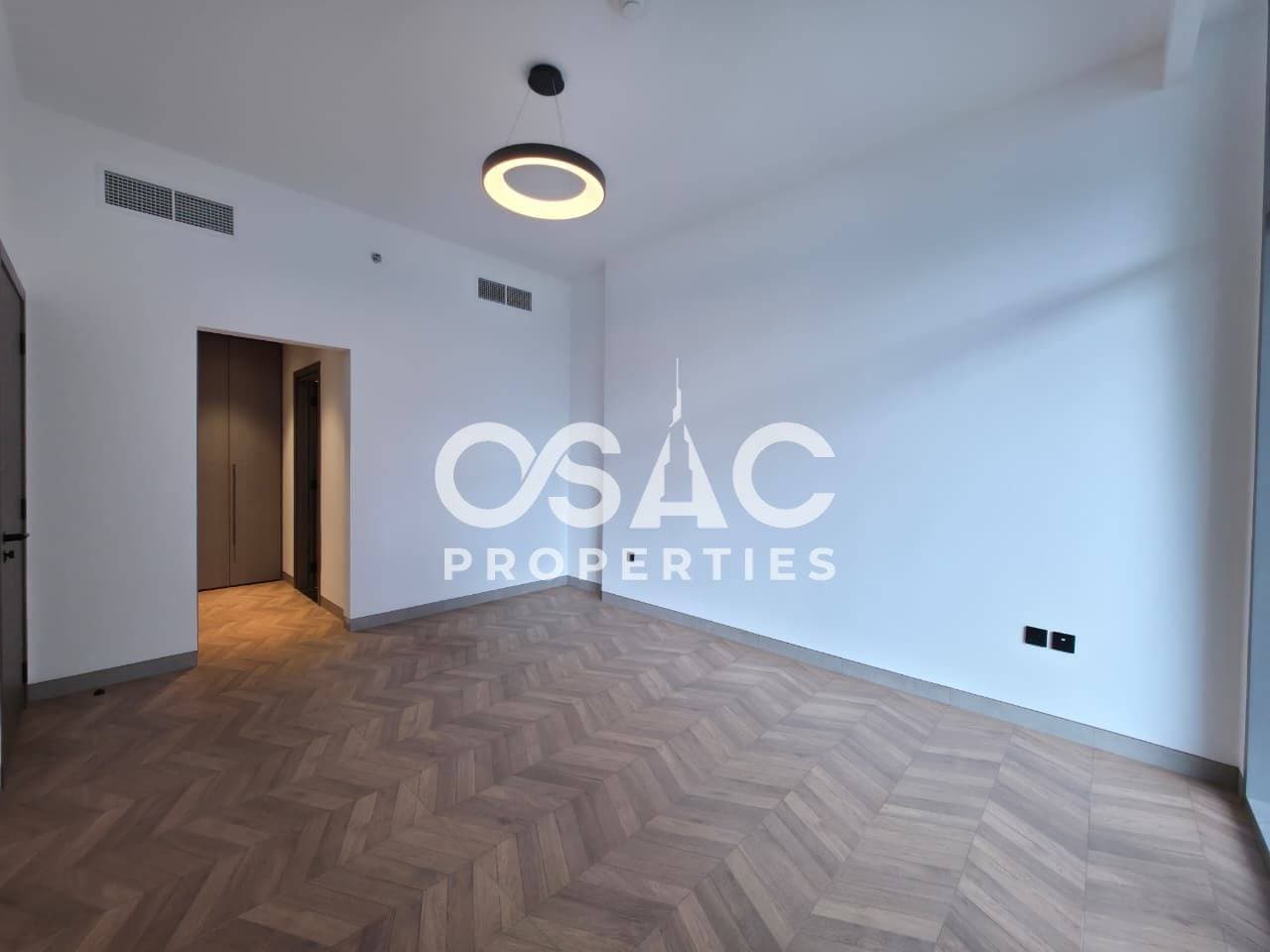 LARGE LAYOUT | LUXURY LIVING | PRIME LOCATION - 4