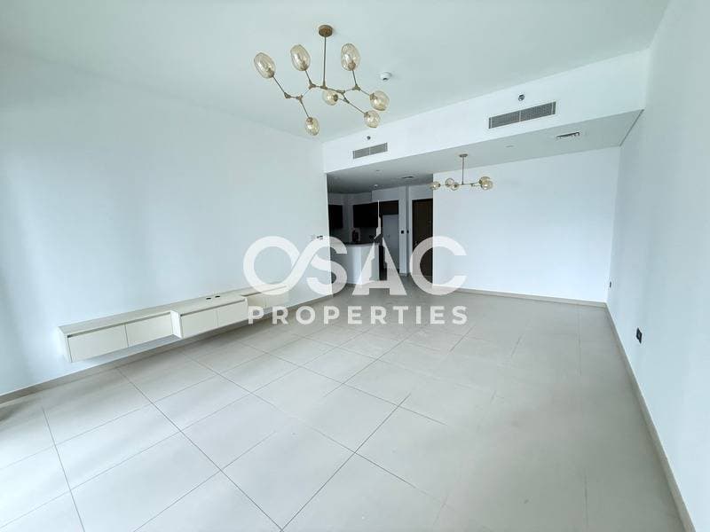 Burj Khalifa View |  Unfurnished | Read to Move - 5