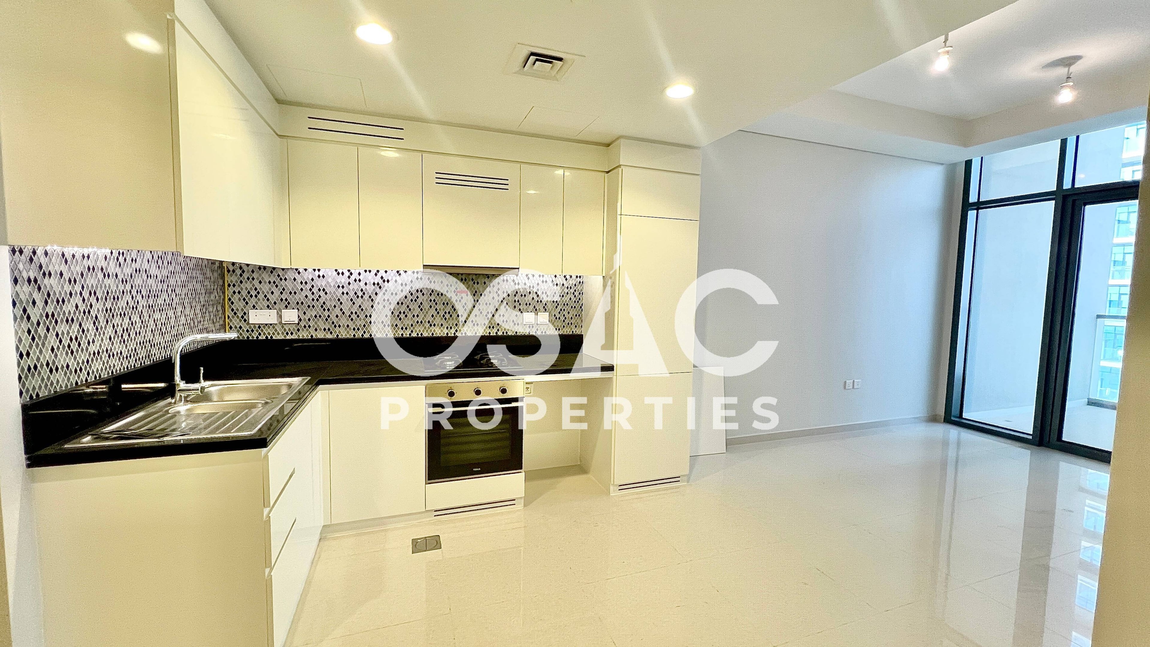Ultra High Floor | Canal View | Vacant