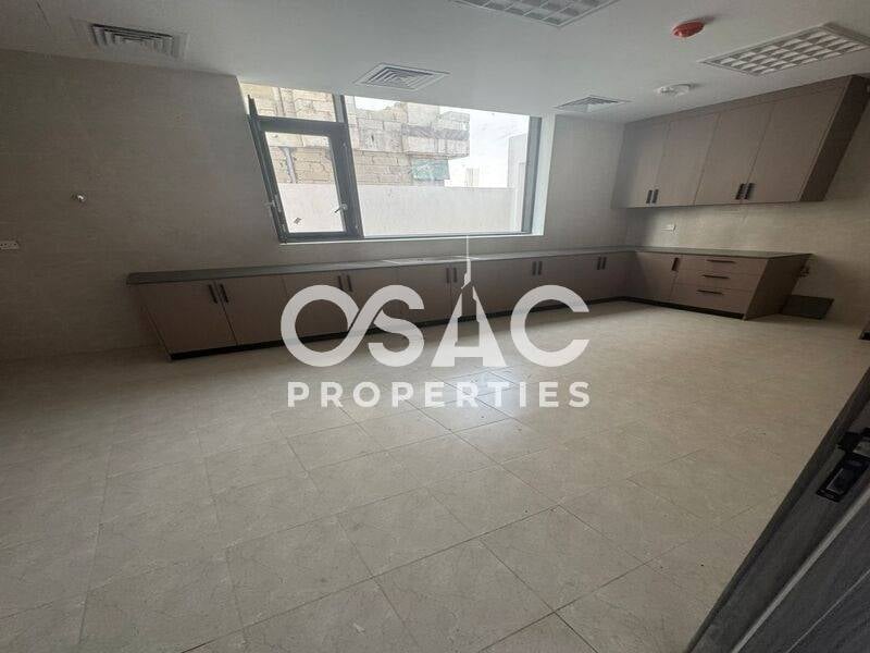 No Service Charge | Ready-To-Move| Huge Townhouse - 4