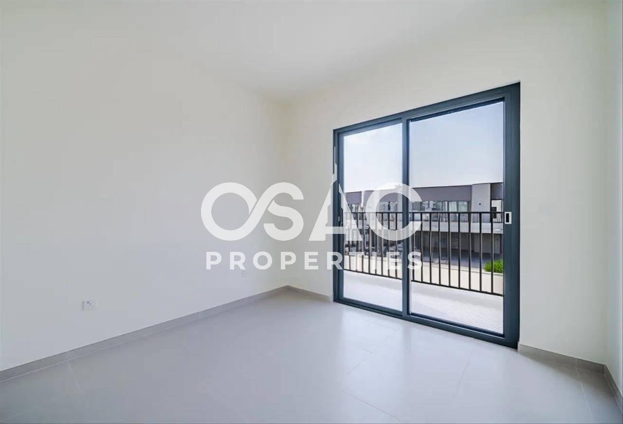 COMMUNITY VIEW | VACANT | UNFURNISHED - 3