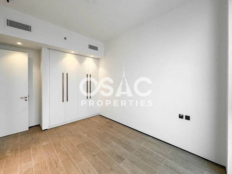 Semi Furnished 1BR | Stylish Living | Near Mall - 3