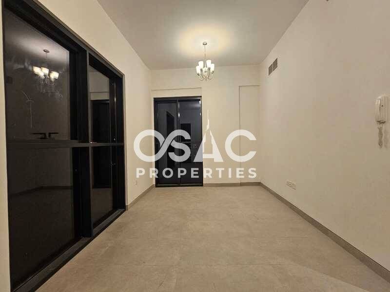 LUXURY APARTMENT | PRIME LOCATION | SPACIOUS 2BHK  - 4