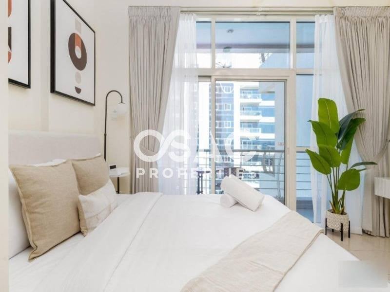 Luxurious | Well Maintained | Pool Facing View - 4
