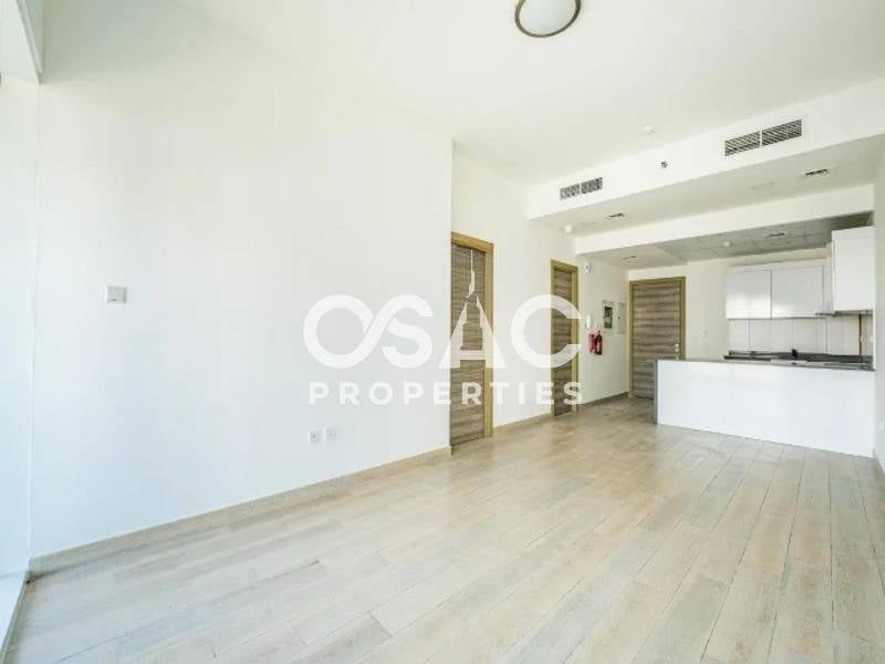 Ready-to-Move-In | Prime Location | High Floor - 5
