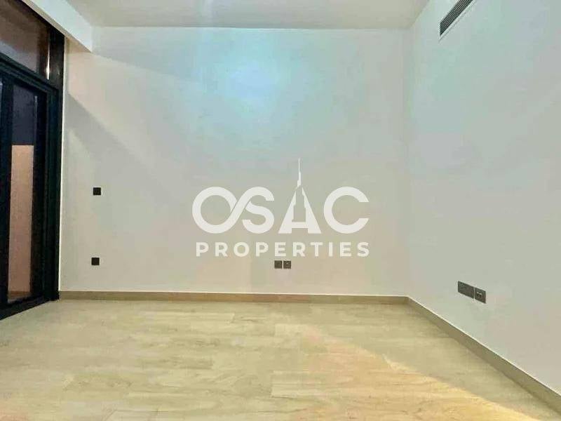 READY TO MOVE | PRIME LOCATION | STUDIO  - 4