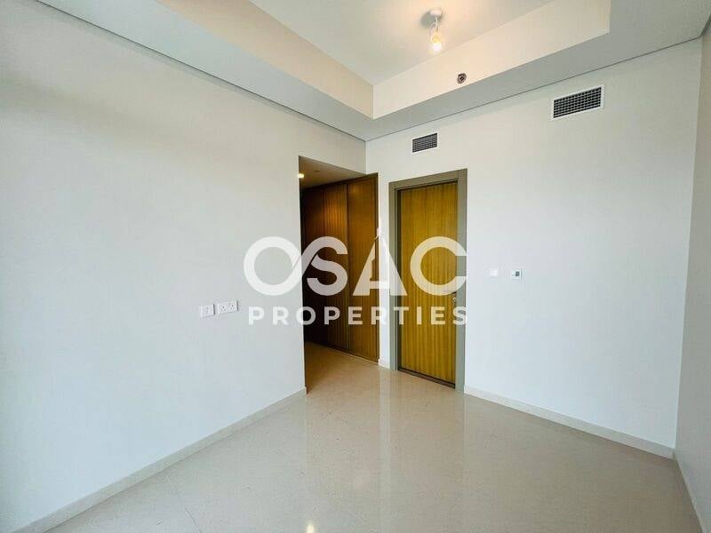 Prime location I Spacious layout I Ready Move in - 5