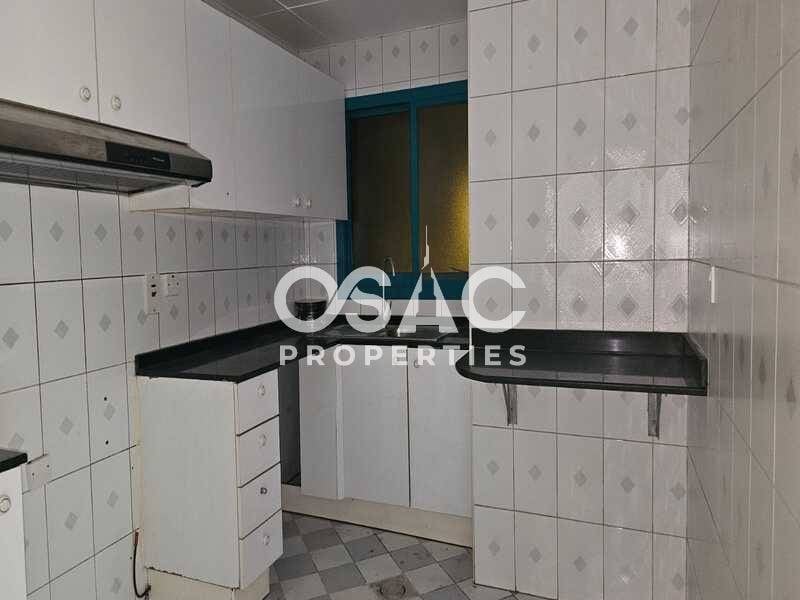 Chiller Free | Spacious Office | Prime Location - 5