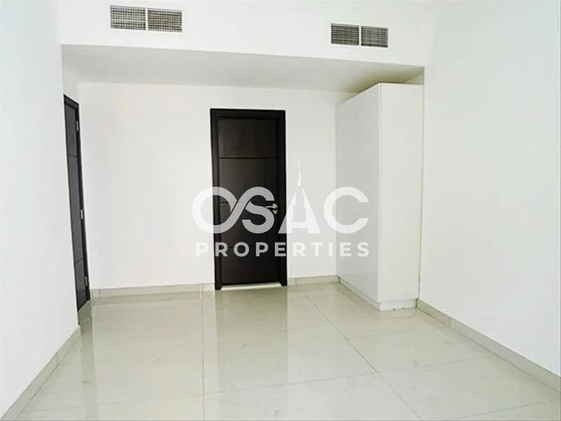 SPACIOUS LAAYOUT | CLOSE TO METRO | READY TO MOVE  - 4