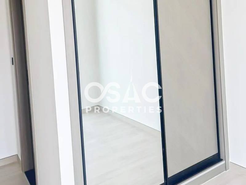 Modern 1BR Apartment | Spacious | Prime Location - 4