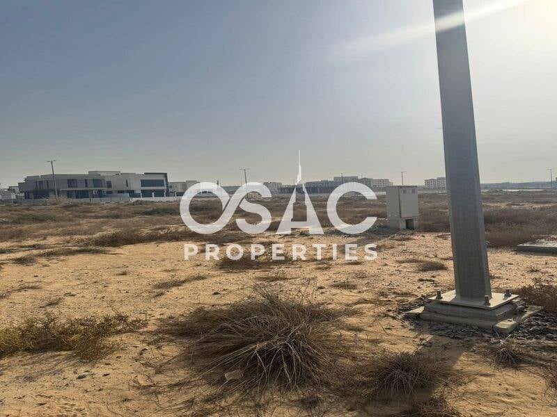 Detached villa |prime location|Freehold